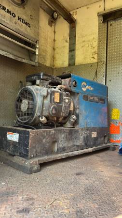 1989 Ford L9000 and Miller Welder