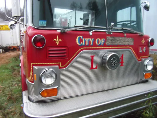1985 Mack Fire Engine - 85' Ladder